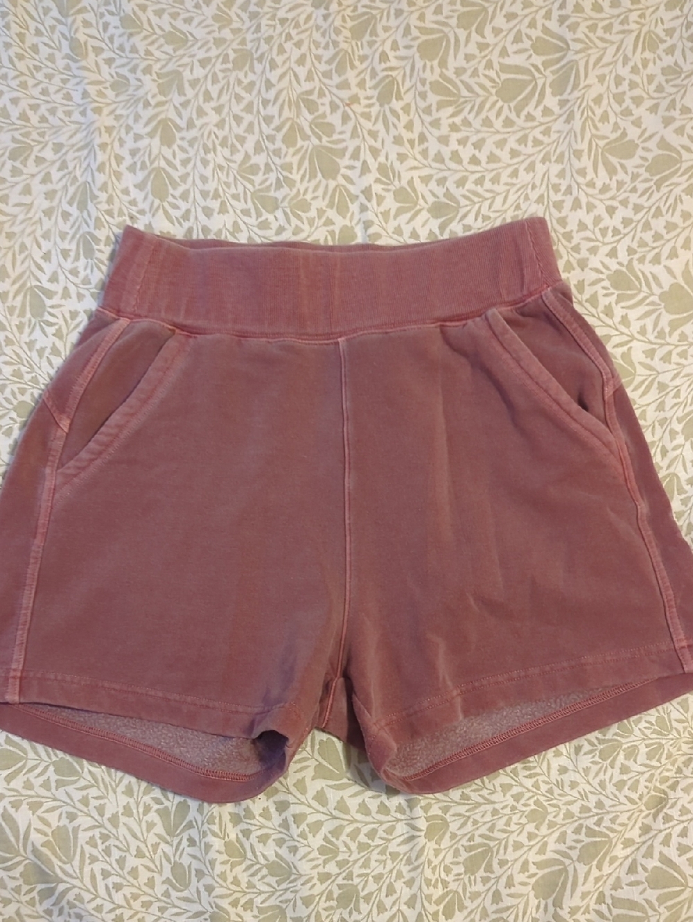 Eddie Bauer Dusty Mauve Athletic Pull-On Shorts